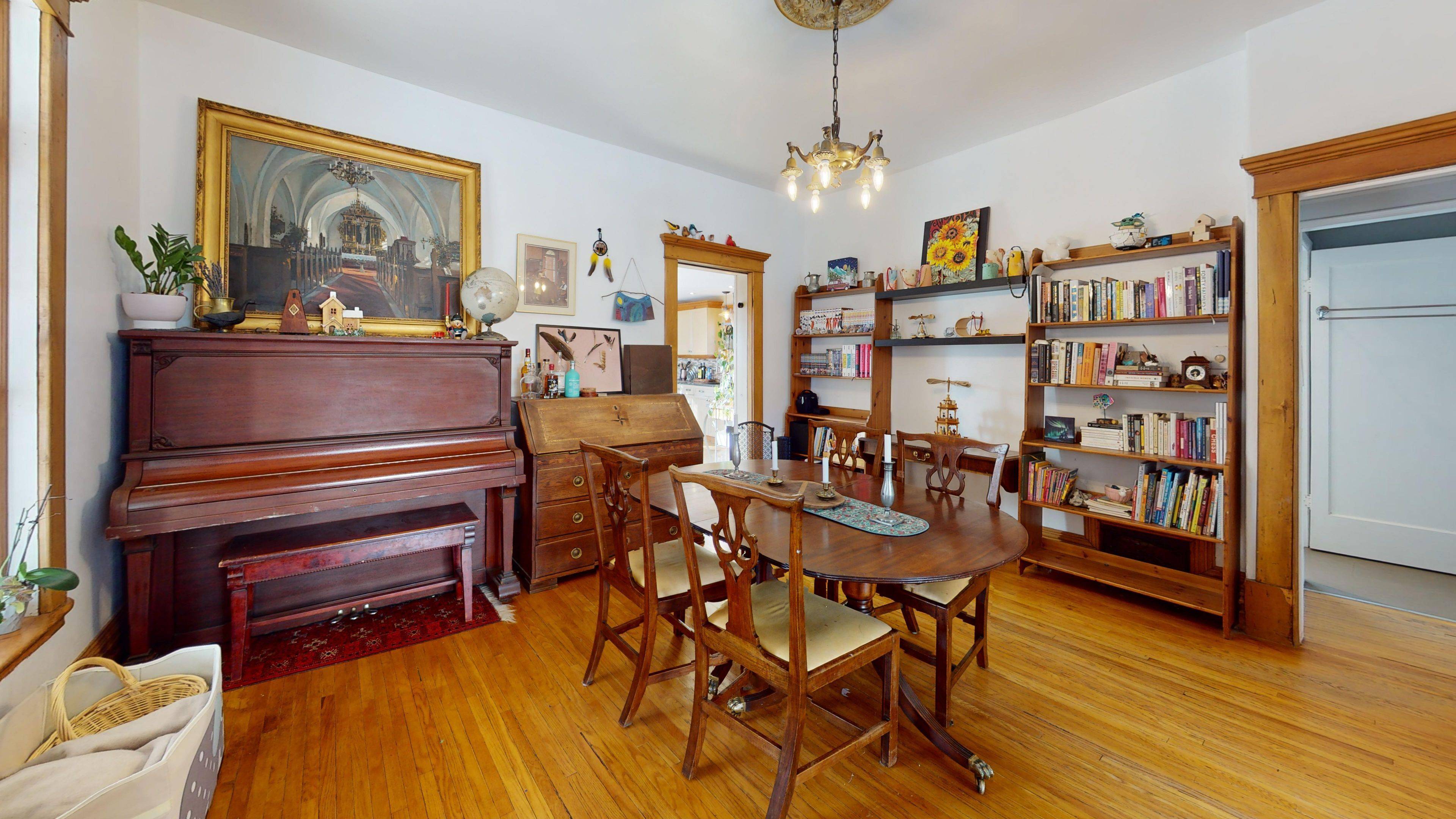 Peterborough, ON K9H 3X7,773 Aylmer ST N