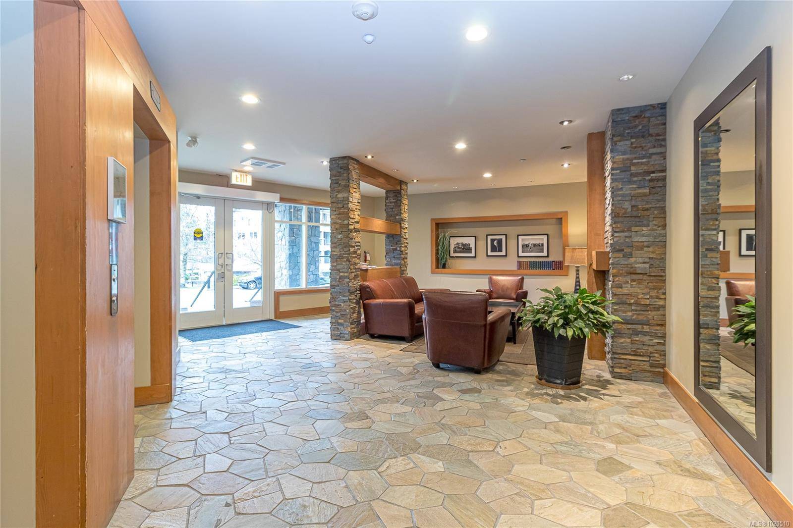 Langford, BC V9B 0C9,1375 Bear Mountain Pkwy #216