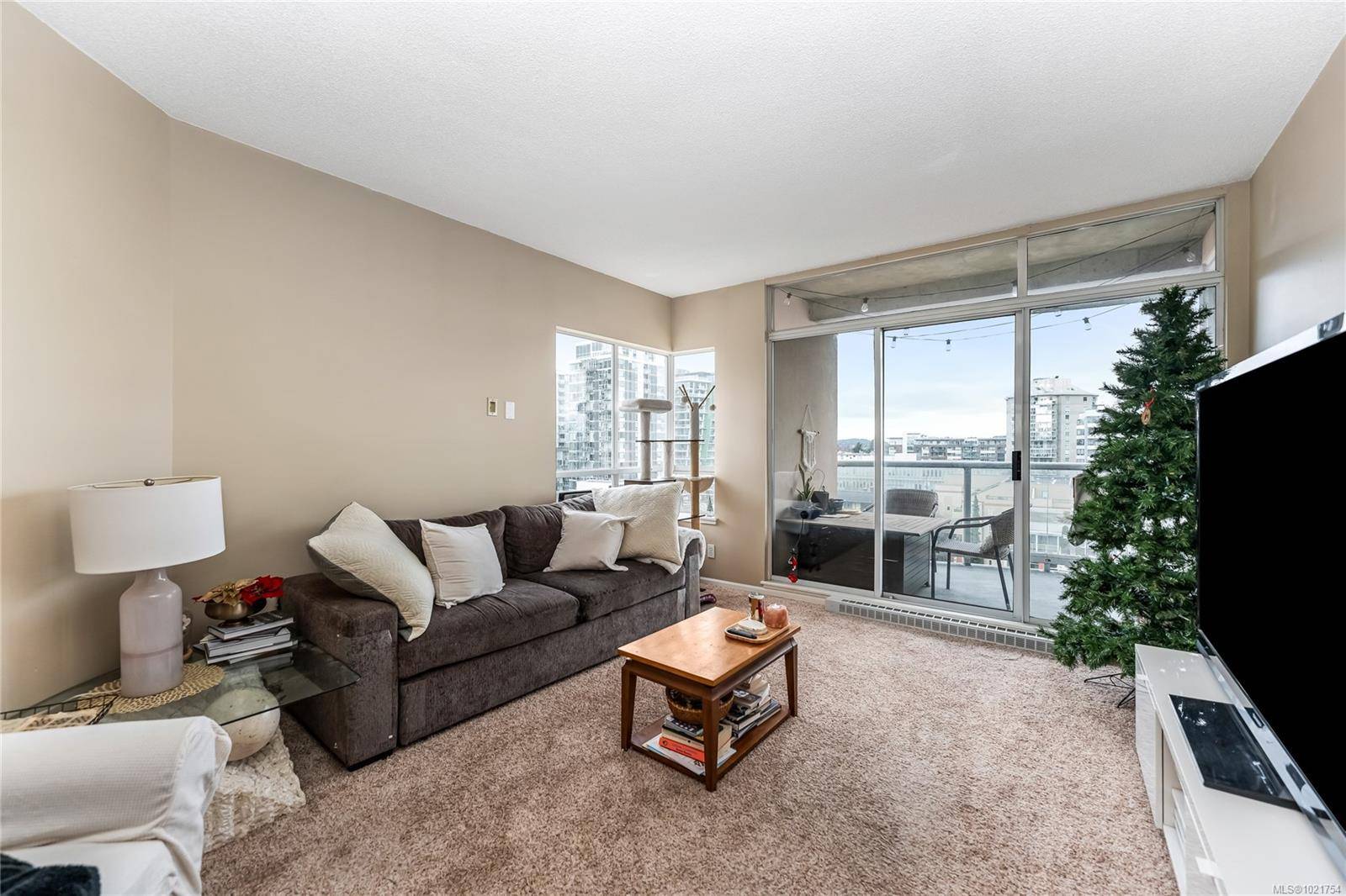 Victoria, BC V8V 4Y4,1020 View St #1004