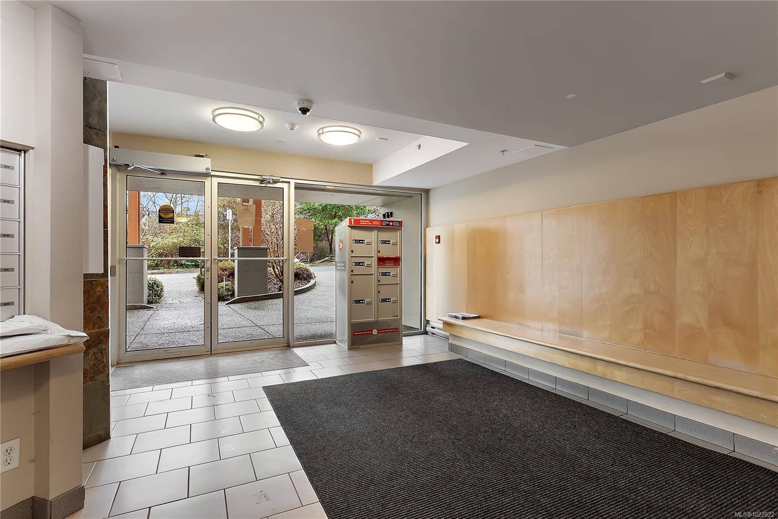 Saanich, BC V8P 2H1,1550 Church Ave #308