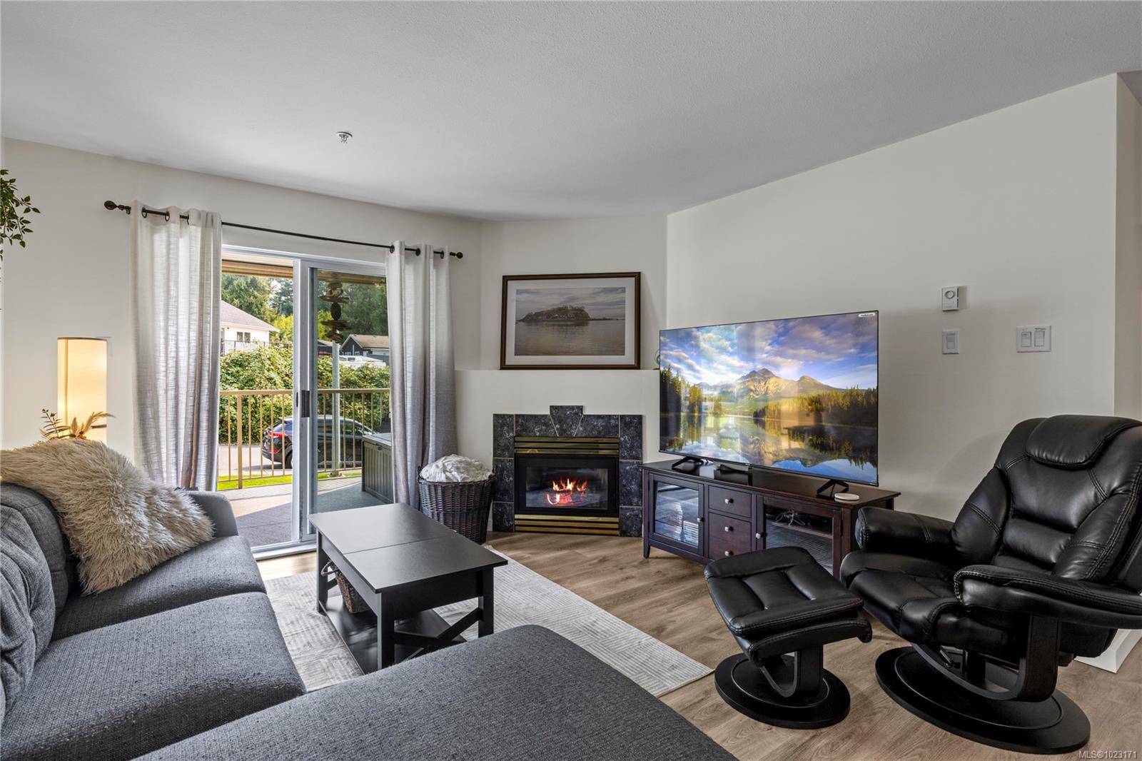 Nanaimo, BC V9T 6L1,4971 Songbird Pl #204