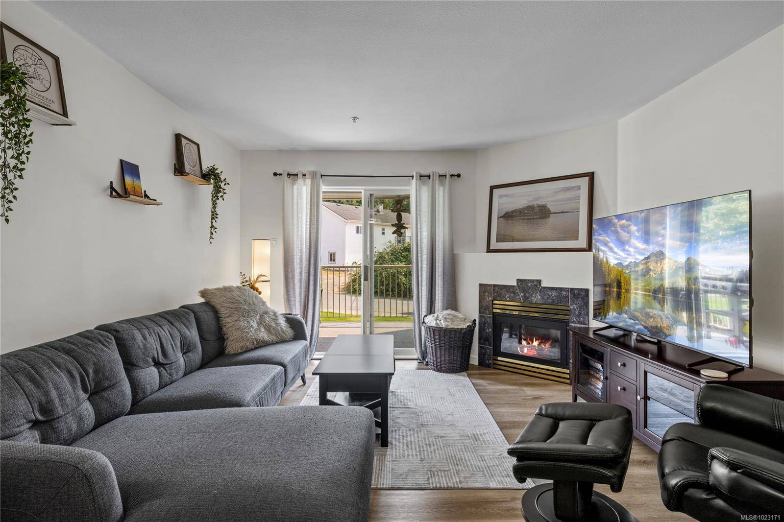 Nanaimo, BC V9T 6L1,4971 Songbird Pl #204