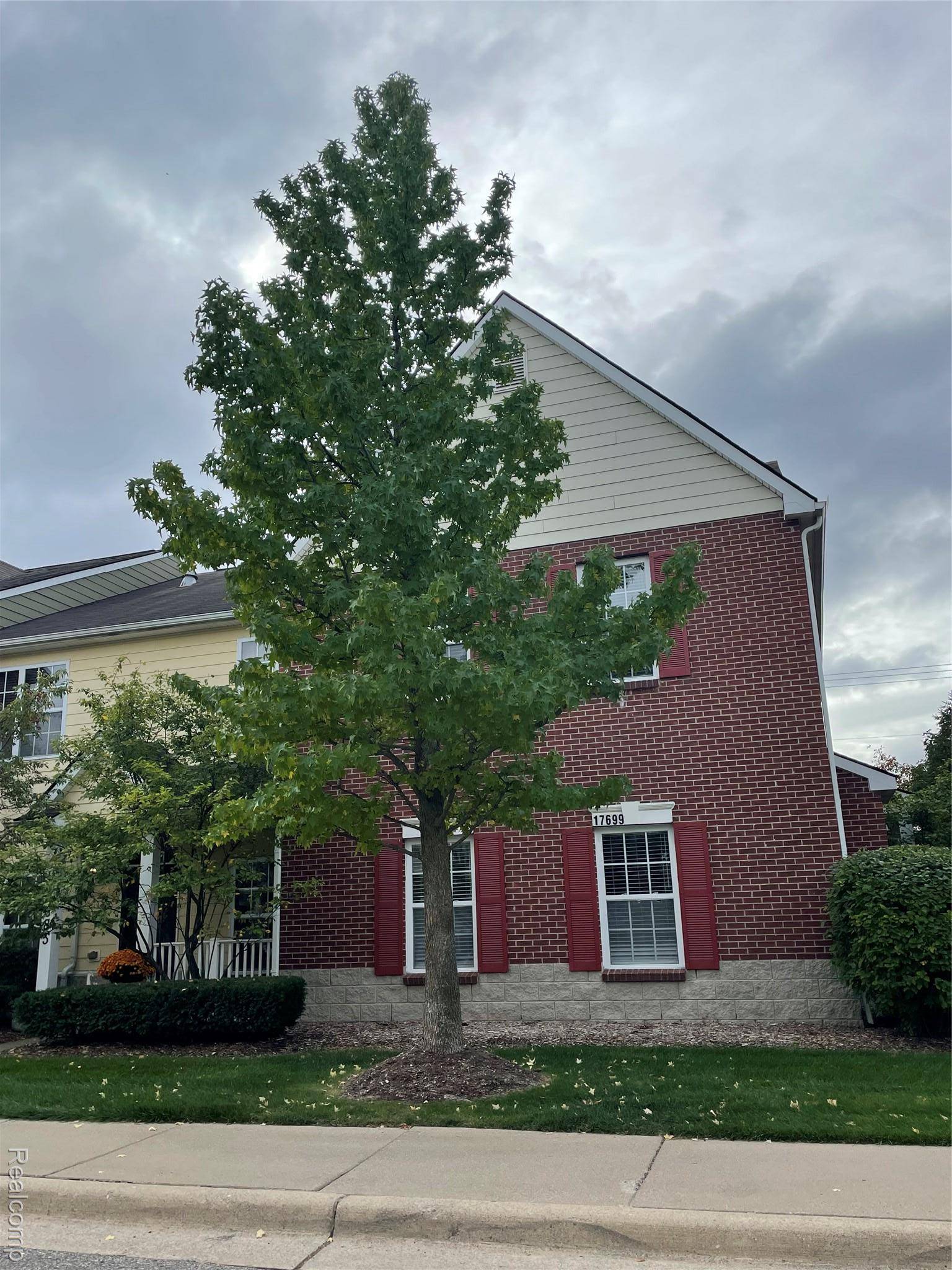 Southfield, MI 48076,17699 Windflower DR