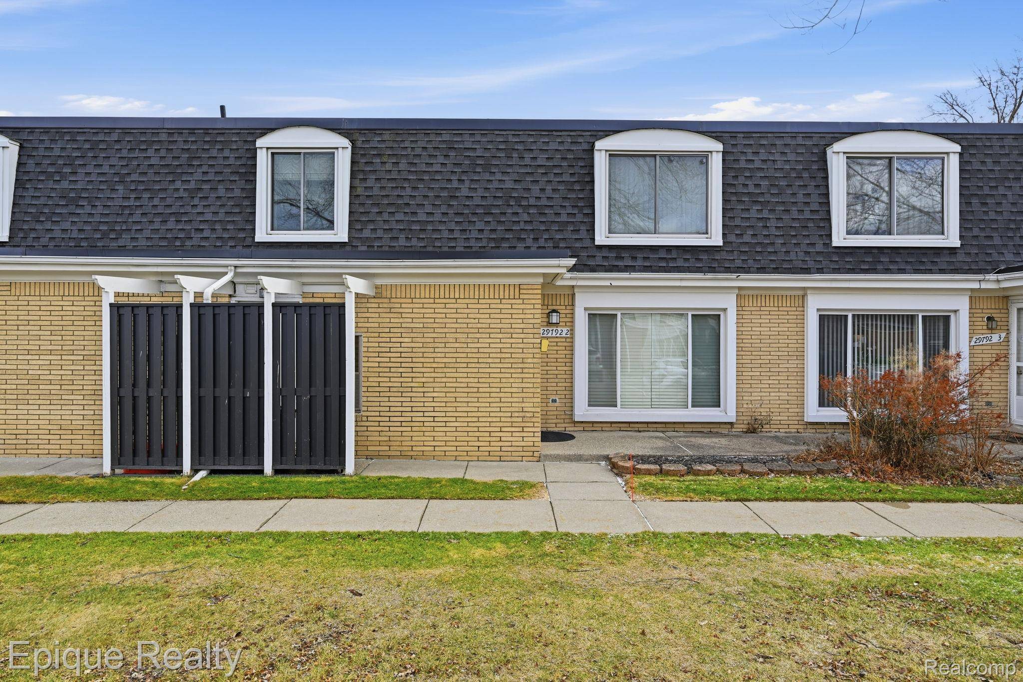 Warren, MI 48093,29792 City Center DR #2