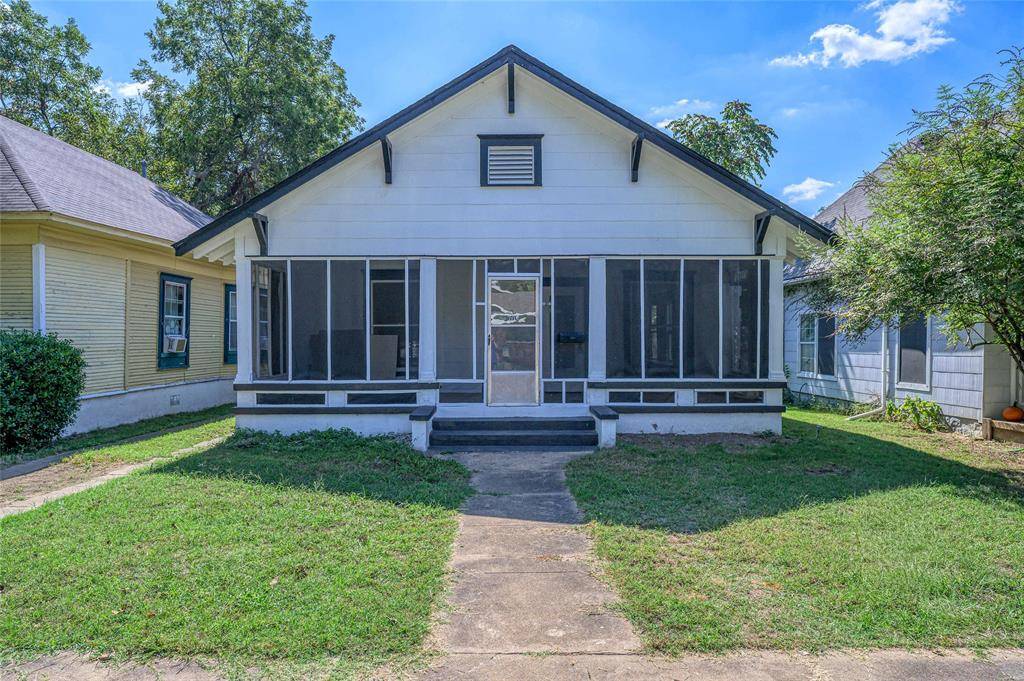 Denison, TX 75020,708 W Texas Street