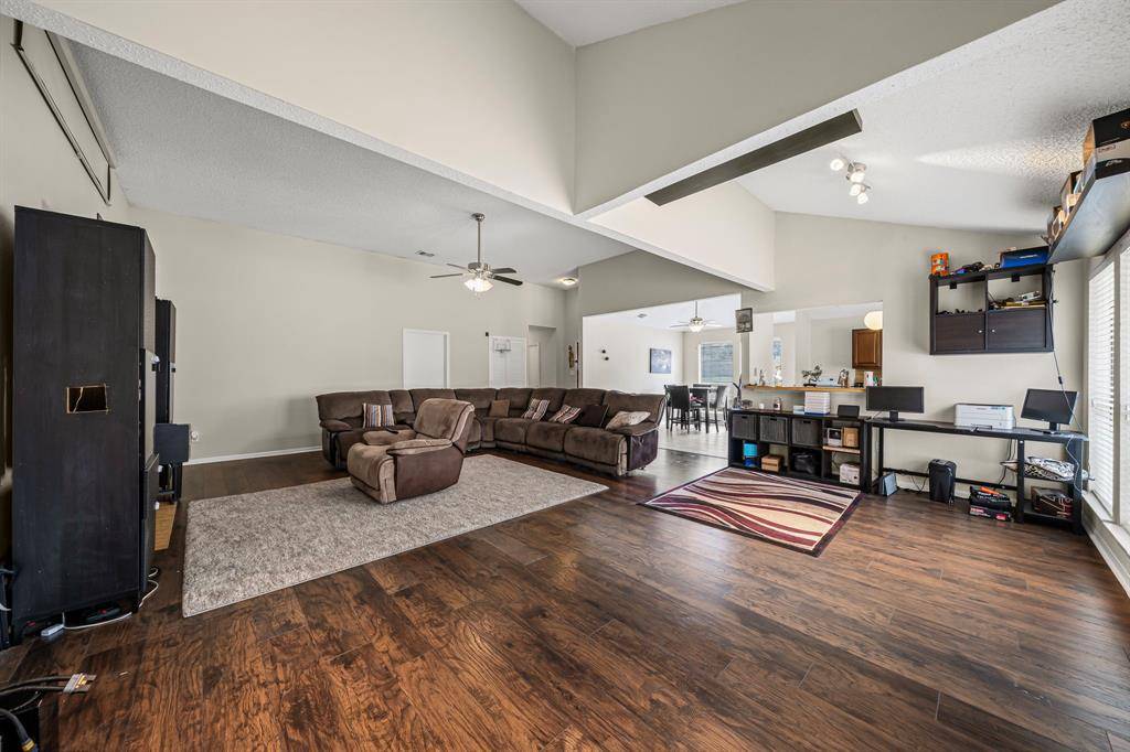 Arlington, TX 76016,5505 Oak Brook Road