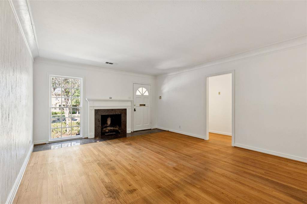 Dallas, TX 75208,926 Salmon Drive