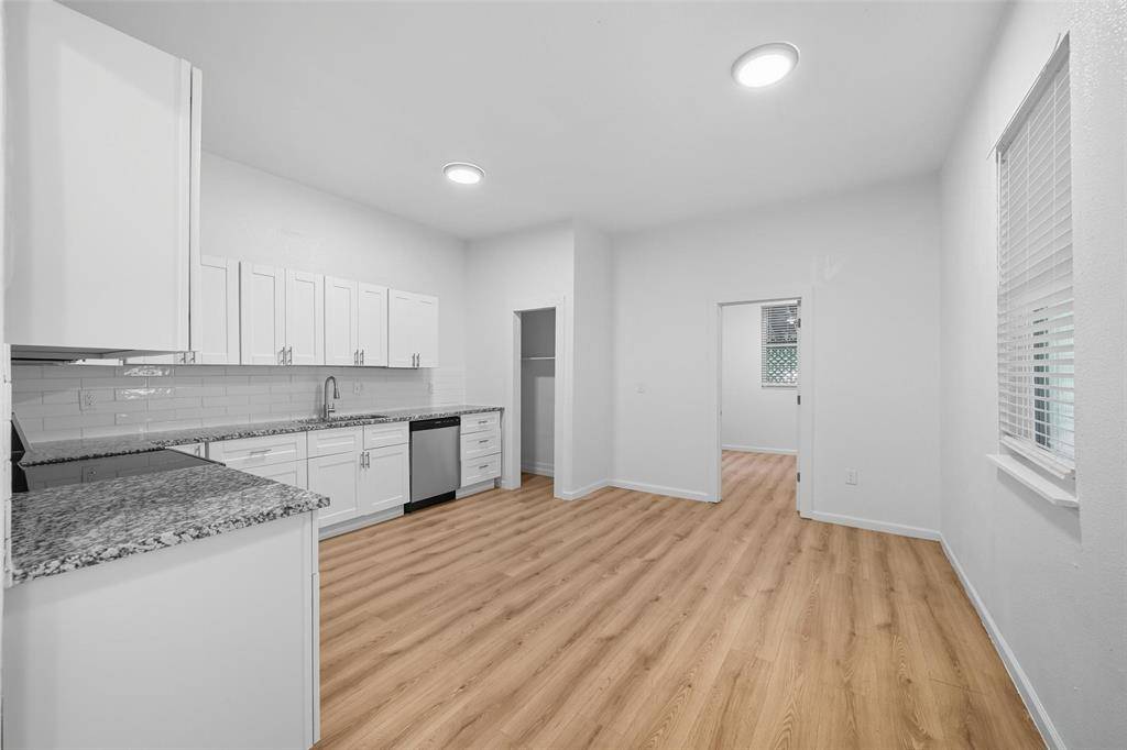 Sherman, TX 75090,728 S Elm Street