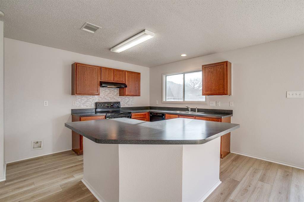 Venus, TX 76084,131 Independence Avenue