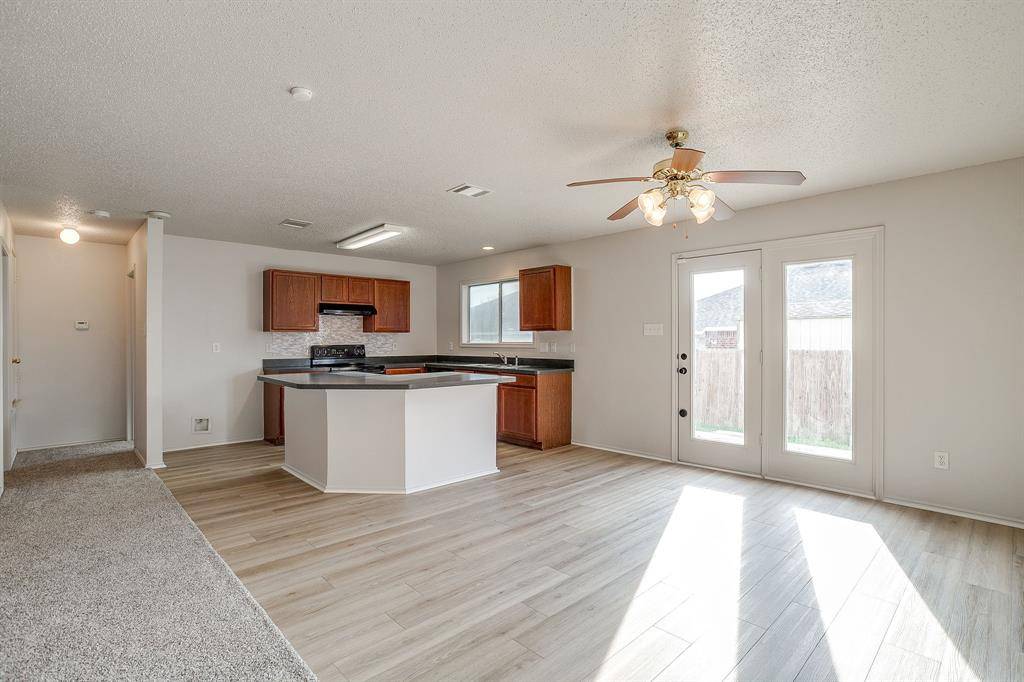 Venus, TX 76084,131 Independence Avenue