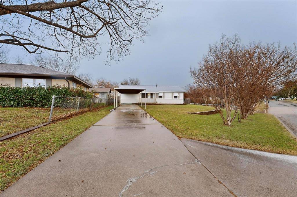 Burleson, TX 76028,157 SE Tarrant Avenue