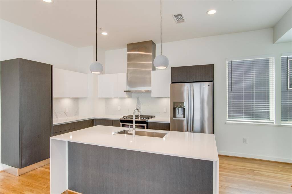 Dallas, TX 75215,1505 S Akard Street #104