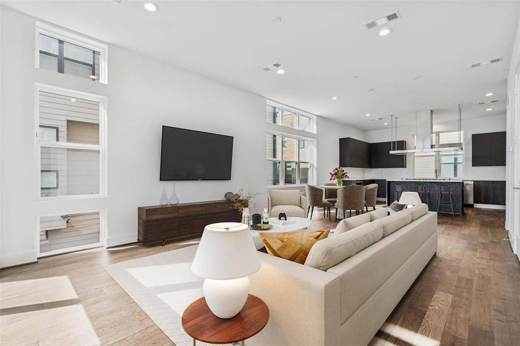 Dallas, TX 75219,3032 Chimes Street