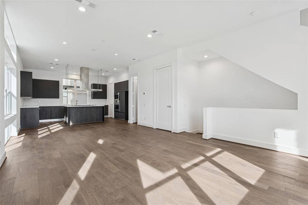 Dallas, TX 75219,3032 Chimes Street