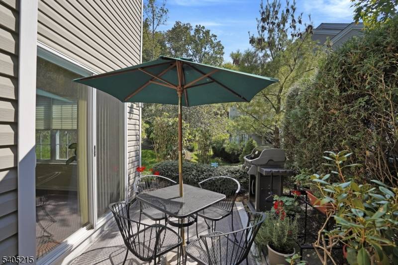 Bedminster Twp., NJ 07921,22 Oak Knoll Lane Condo