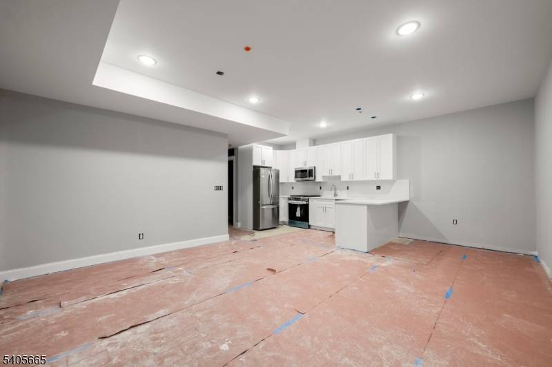 Newark City, NJ 07103,512 S 15Th St