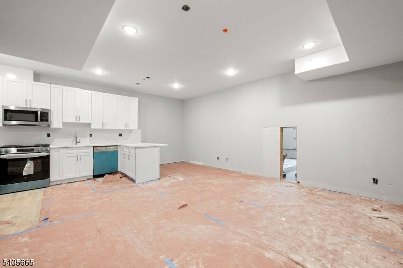 Newark City, NJ 07103,512 S 15Th St