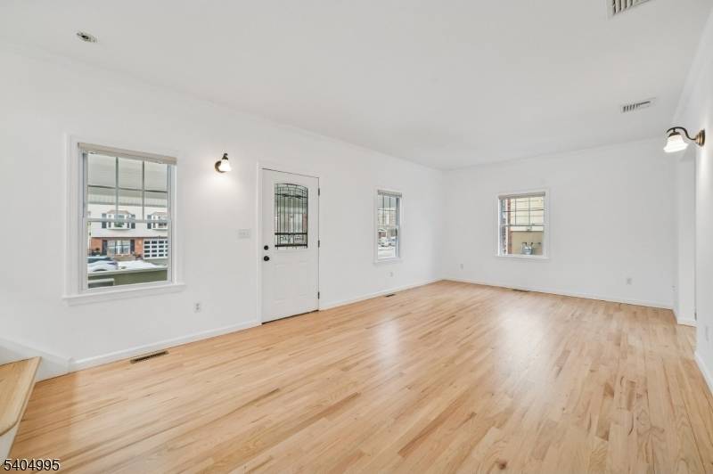 West Orange Twp., NJ 07052,10 Maple Ave