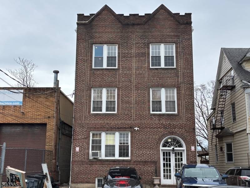 West Orange Twp., NJ 07052,230 Watchung Ave #5