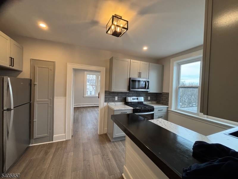 West Orange Twp., NJ 07052,230 Watchung Ave #5