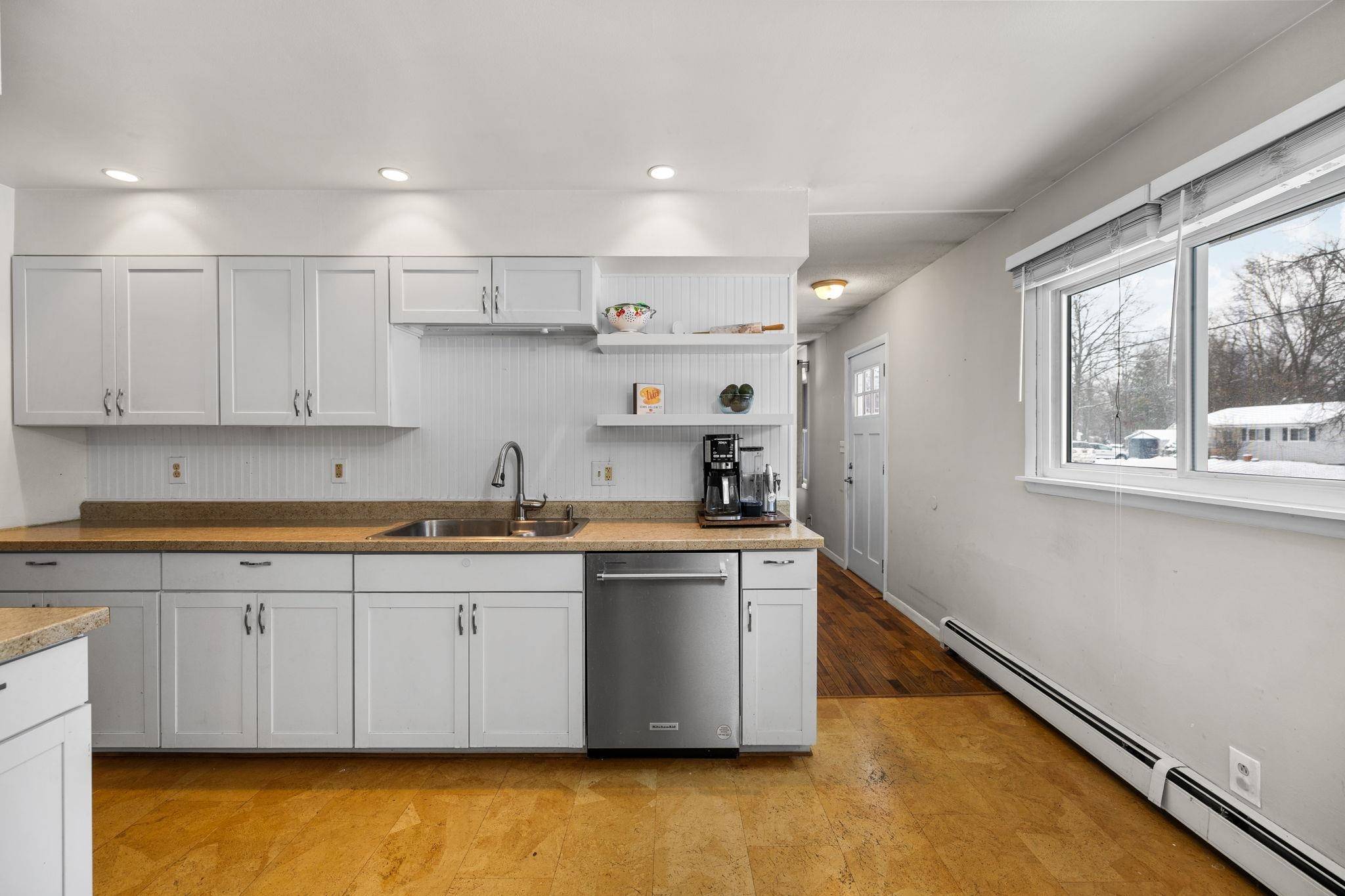 Traverse City, MI 49686,611 George ST