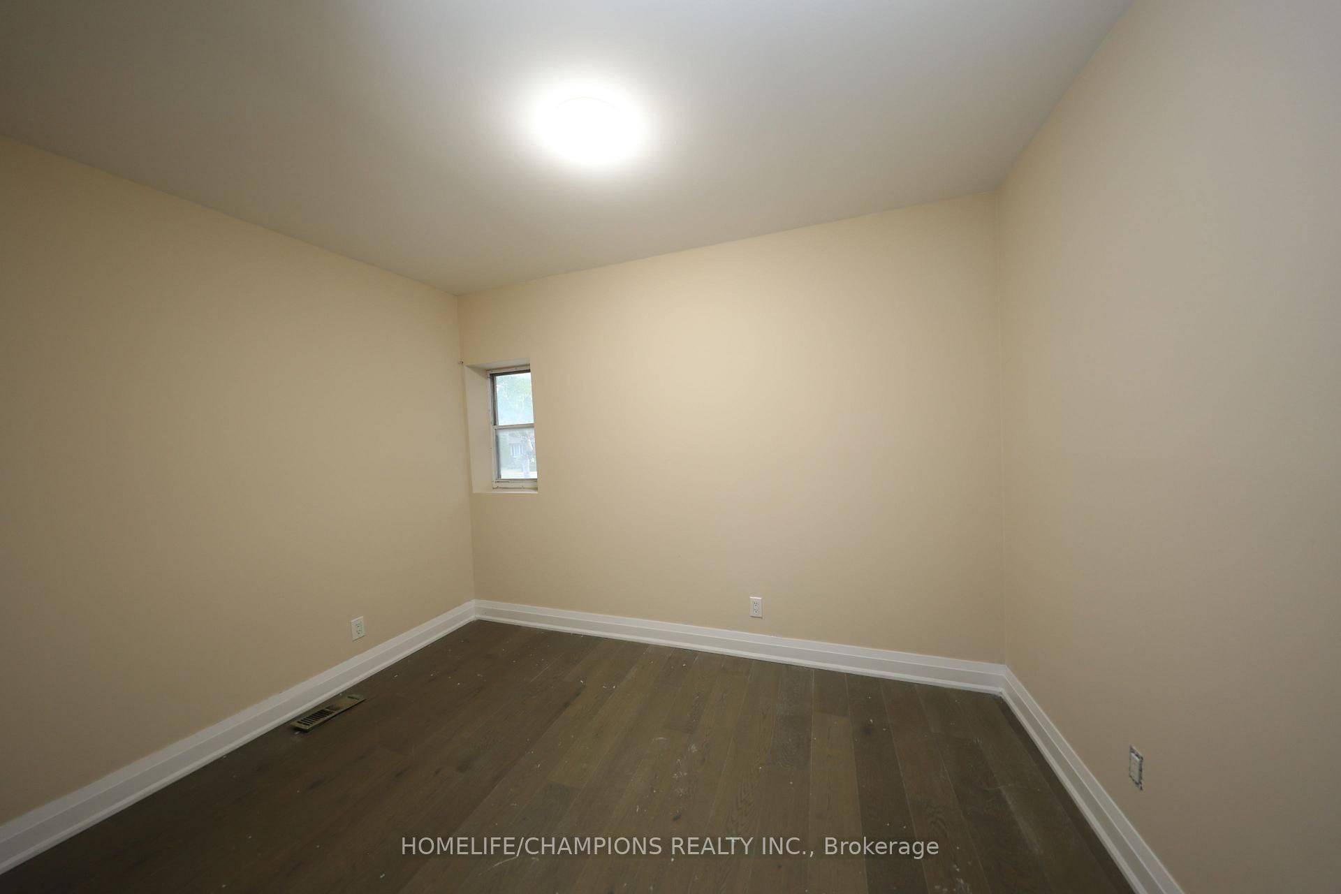 Toronto E10, ON M1E 3L2,9 Stoney Creek DR