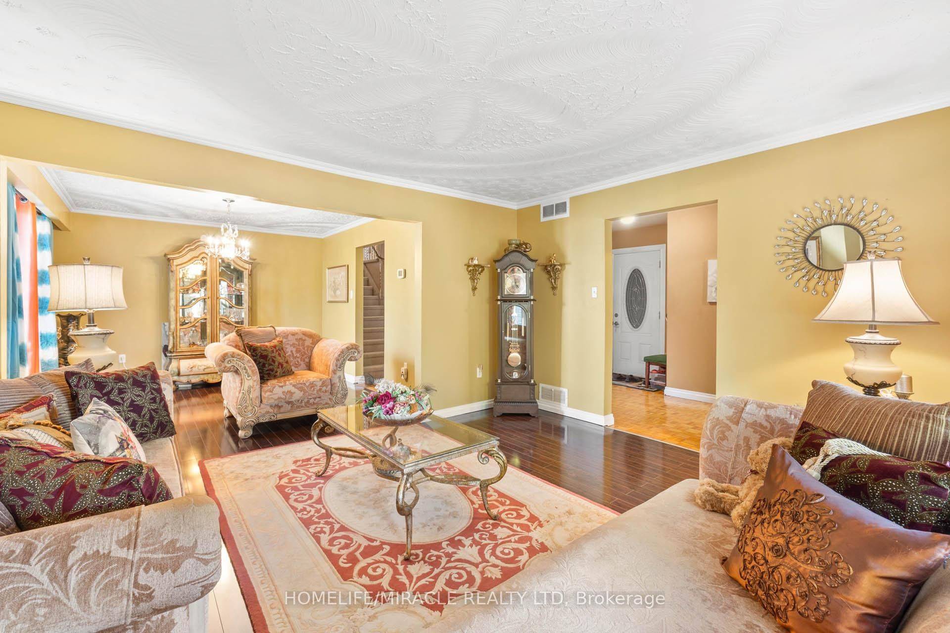 Whitby, ON L1N 3K4,73 Garrard RD