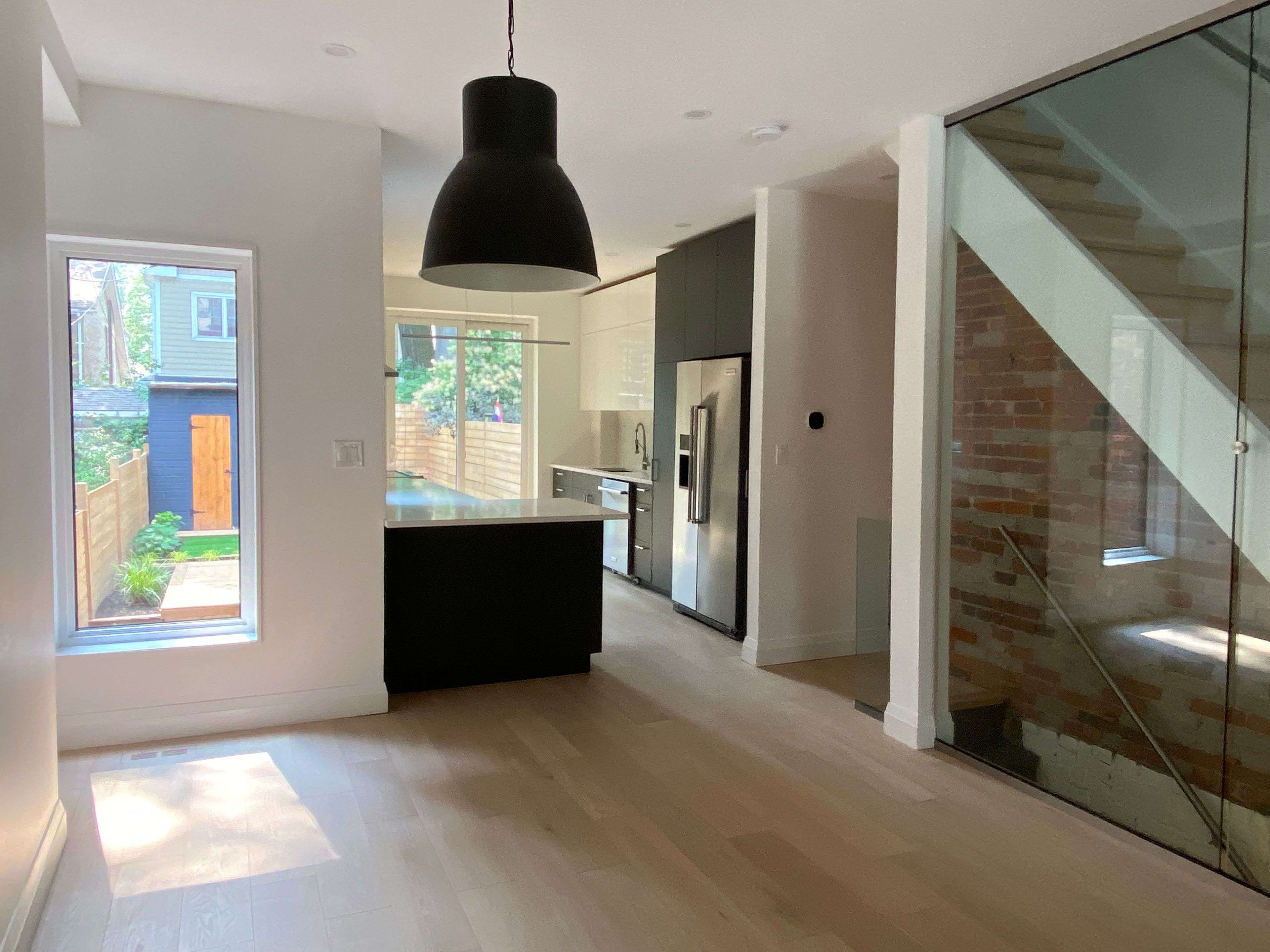 Toronto E02, ON M4L 3L4,78 Kingsmount Park RD