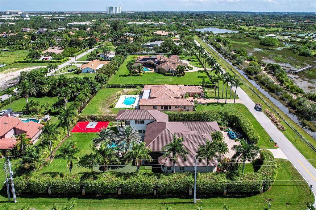 Plantation, FL 33323,1203 NW 121st Ave