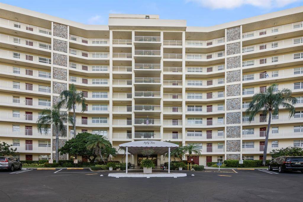 Pompano Beach, FL 33069,3095 N Course #1008