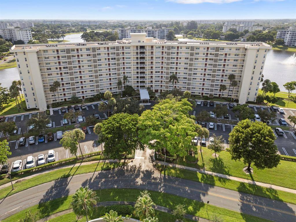 Pompano Beach, FL 33069,3095 N Course #1008