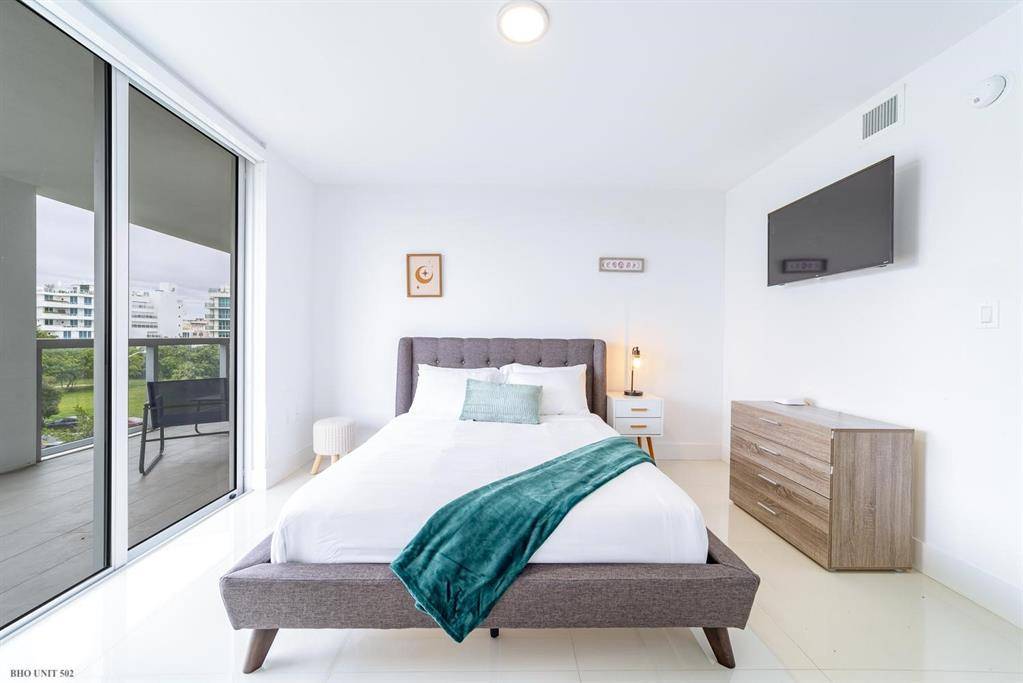 Bay Harbor Islands, FL 33154,1100 100th St #802