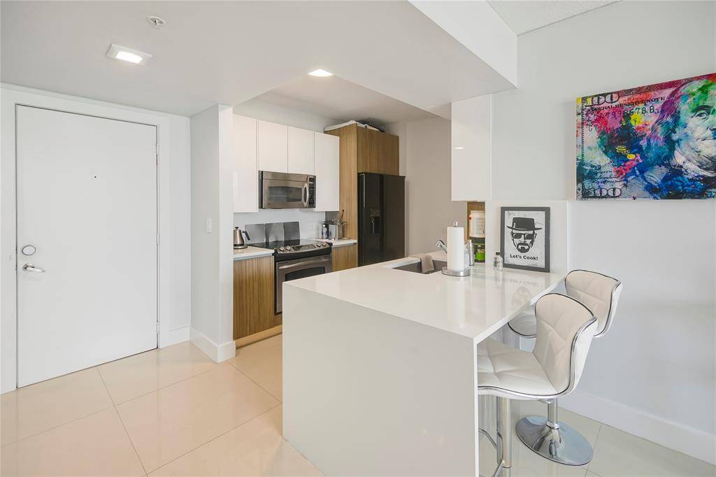 Aventura, FL 33180,18800 NE 29th Ave #704