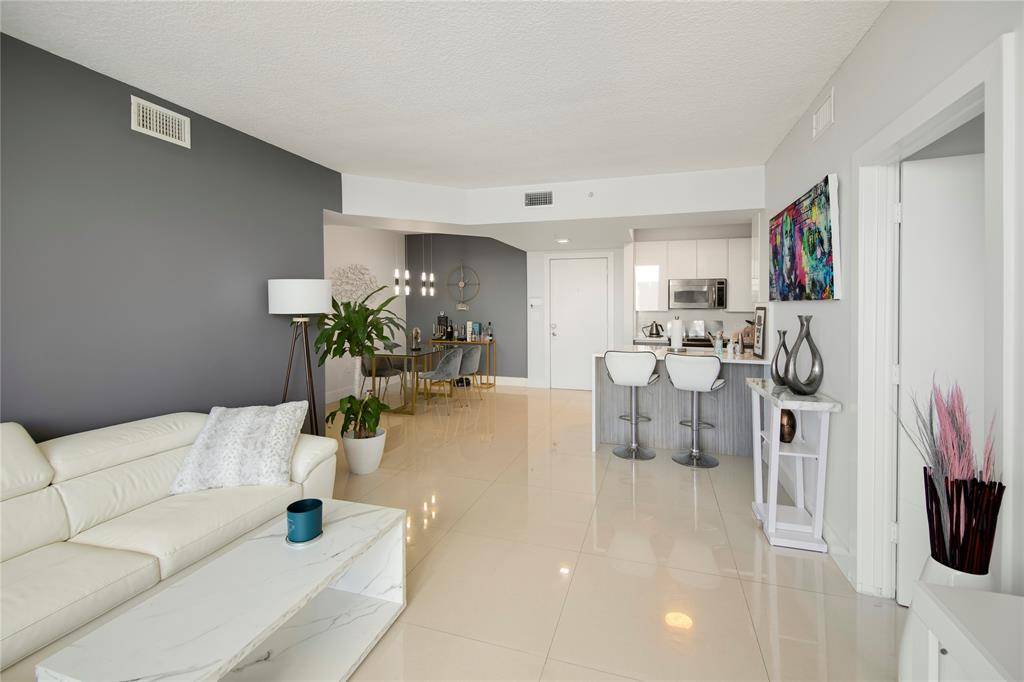 Aventura, FL 33180,18800 NE 29th Ave #704