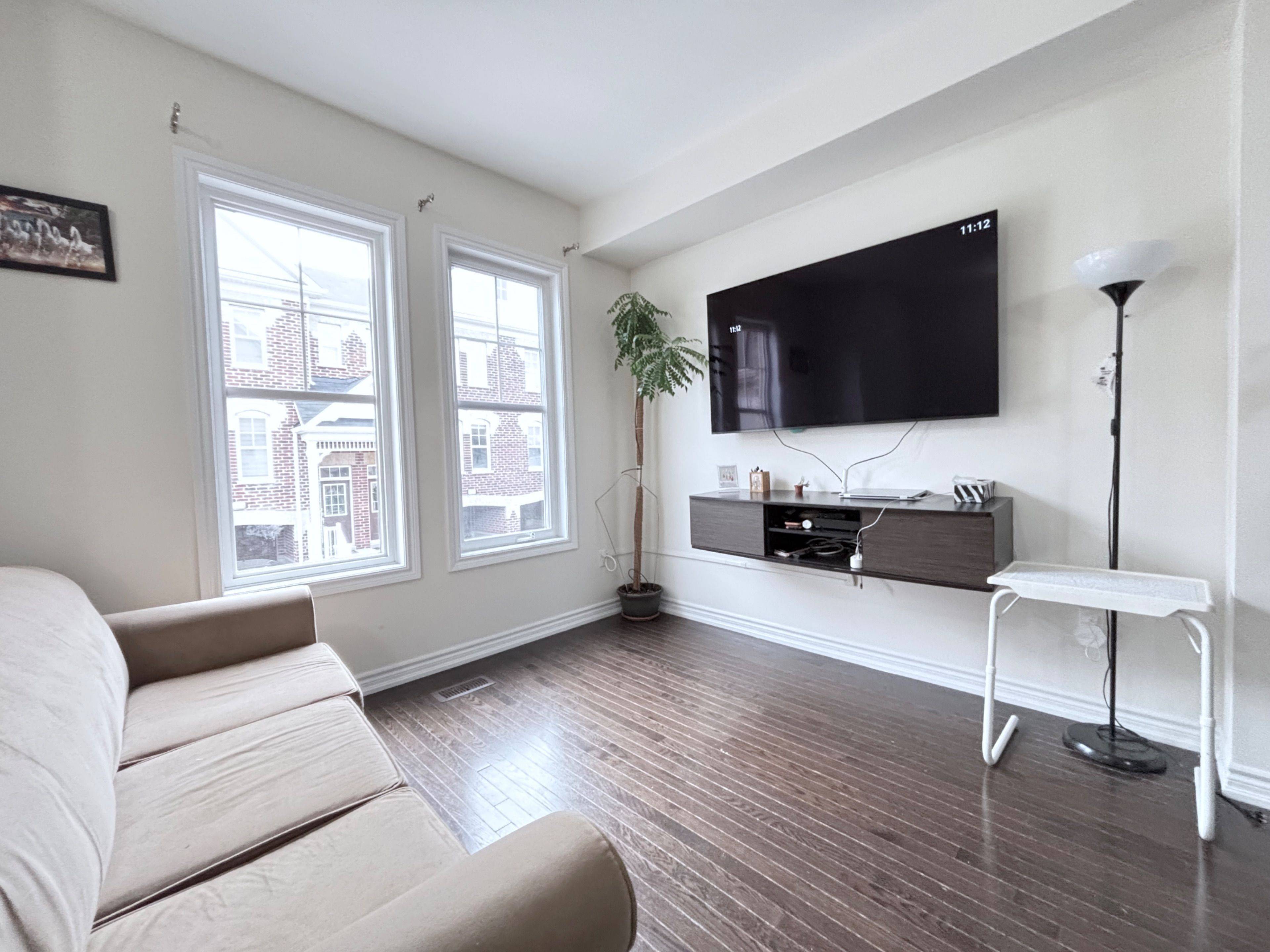 Vaughan, ON L4L 0H1,10 Porter Avenue West AVE W #53