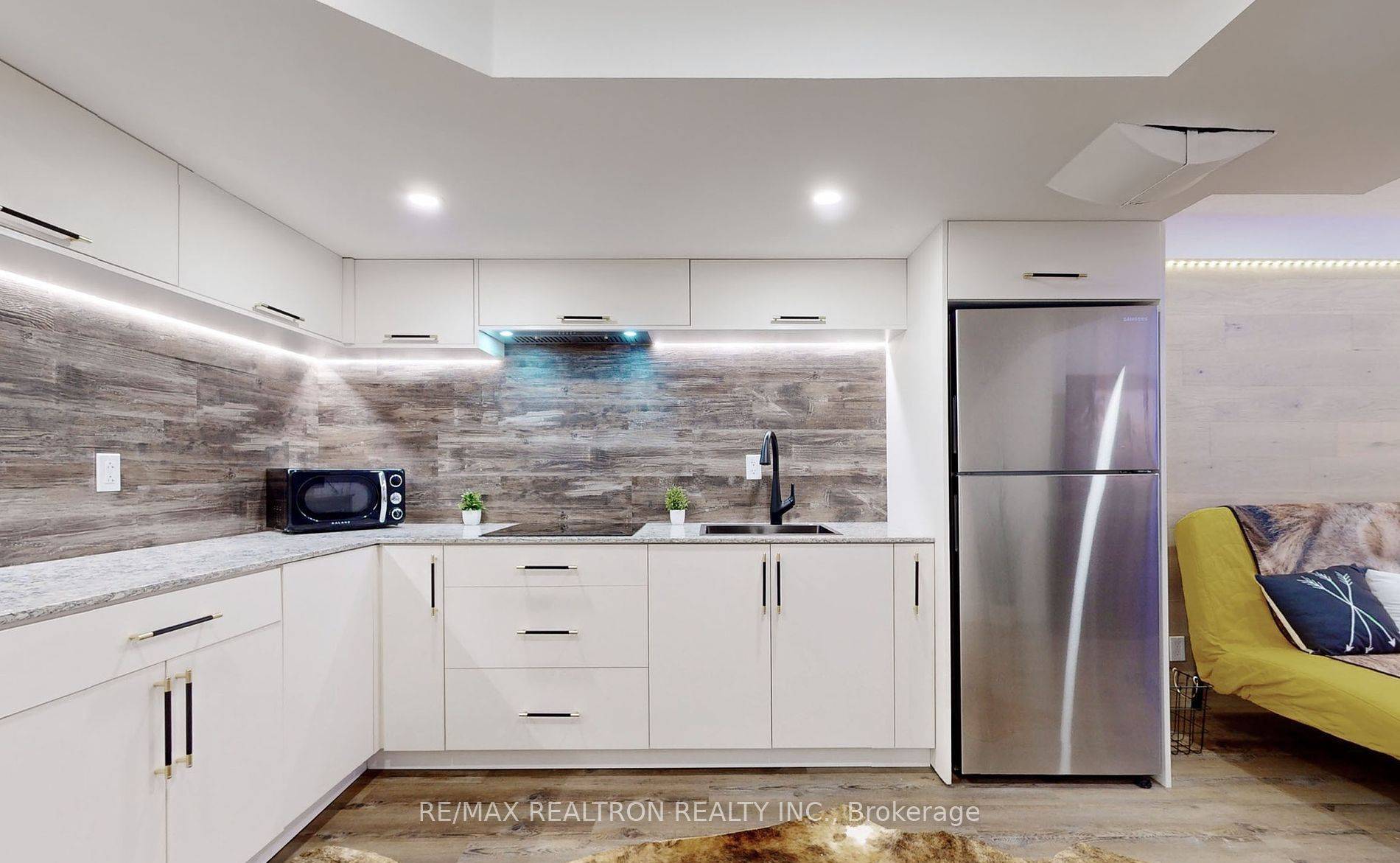 Newmarket, ON L3X 2W9,83 Banbrooke CRES