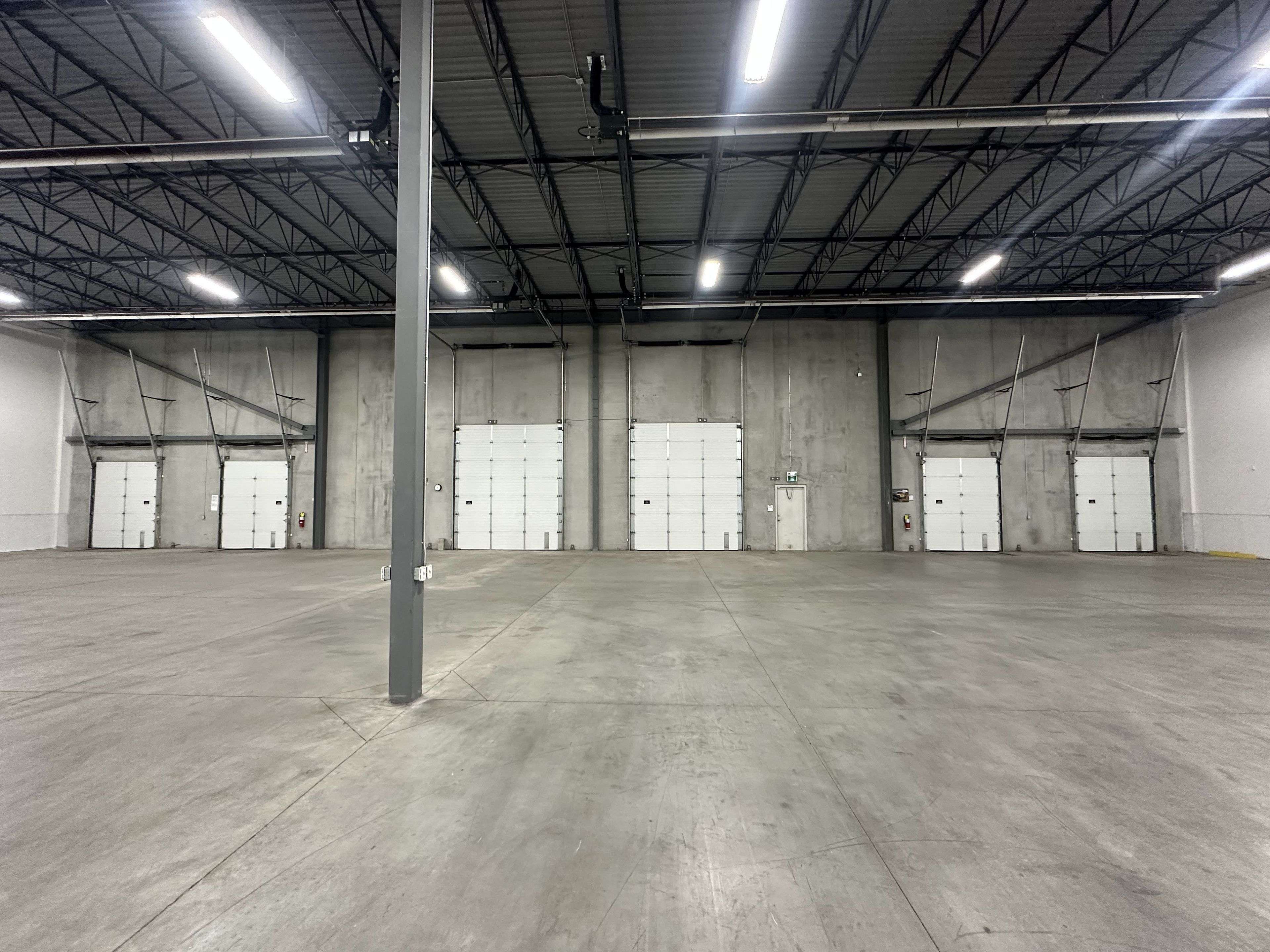 Barrie, ON L4N 6L2,252 King ST #2-3