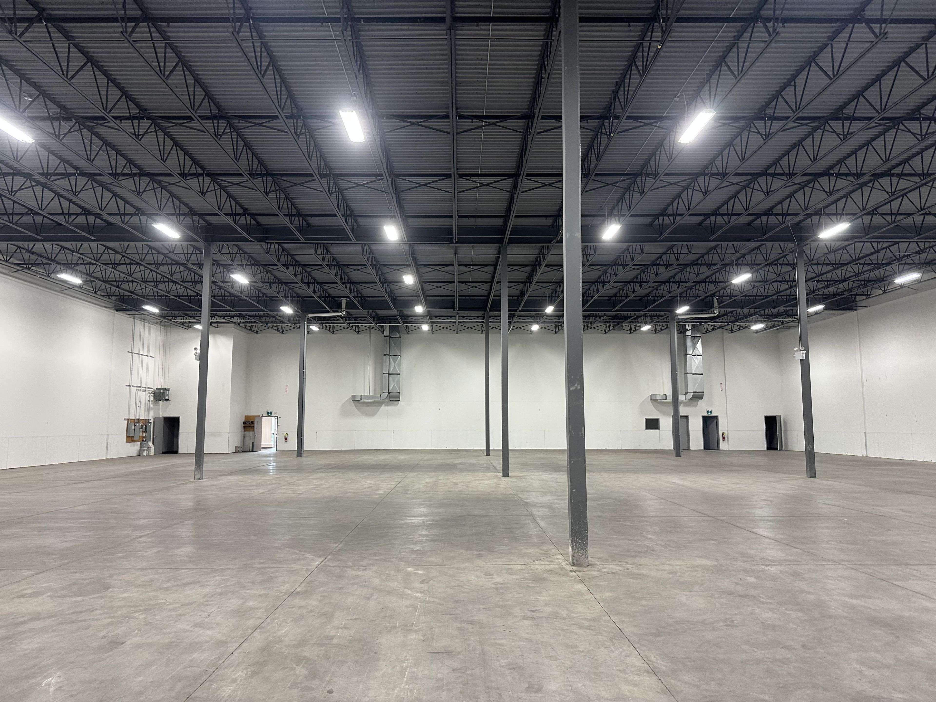 Barrie, ON L4N 6L2,252 King ST #2-3