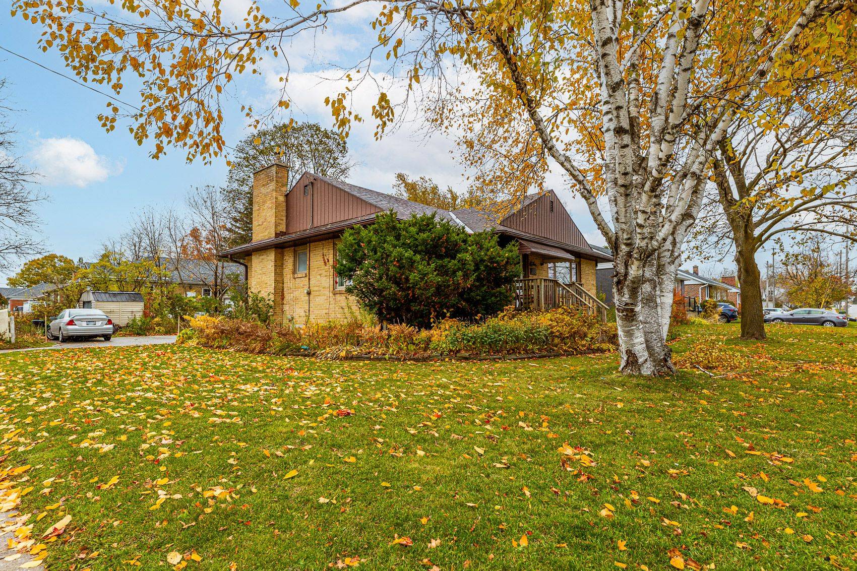 Barrie, ON L4M 3Z5,205 St Vincent ST