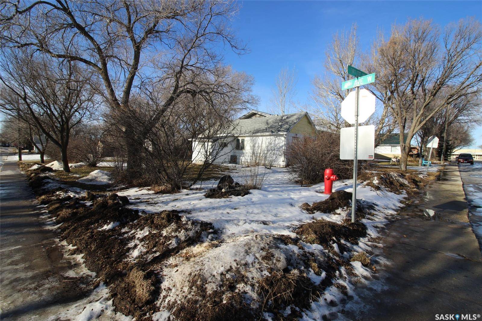 605 3rd STREET W, Shaunavon, SK S0N 2M0