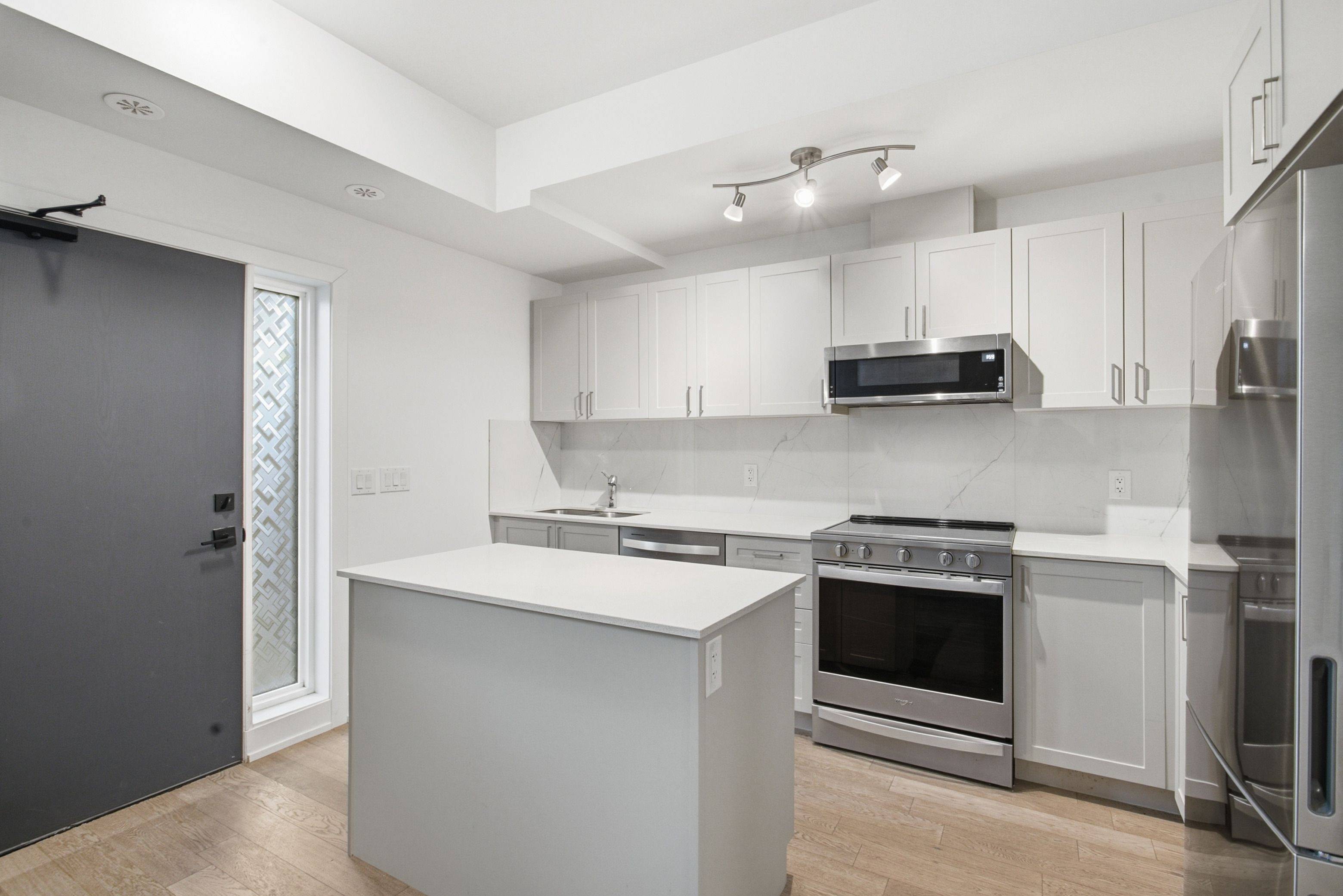 Mississauga, ON L5G 0C6,1115 Douglas McCurdy Common ST #104