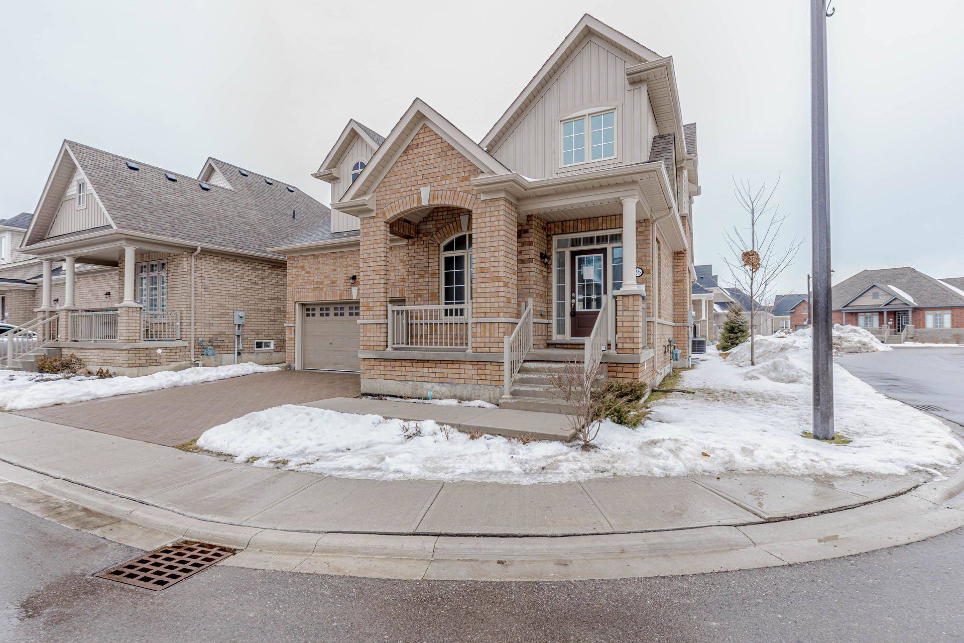 Brampton, ON L6R 4C7,26 Clermiston CRES W #39