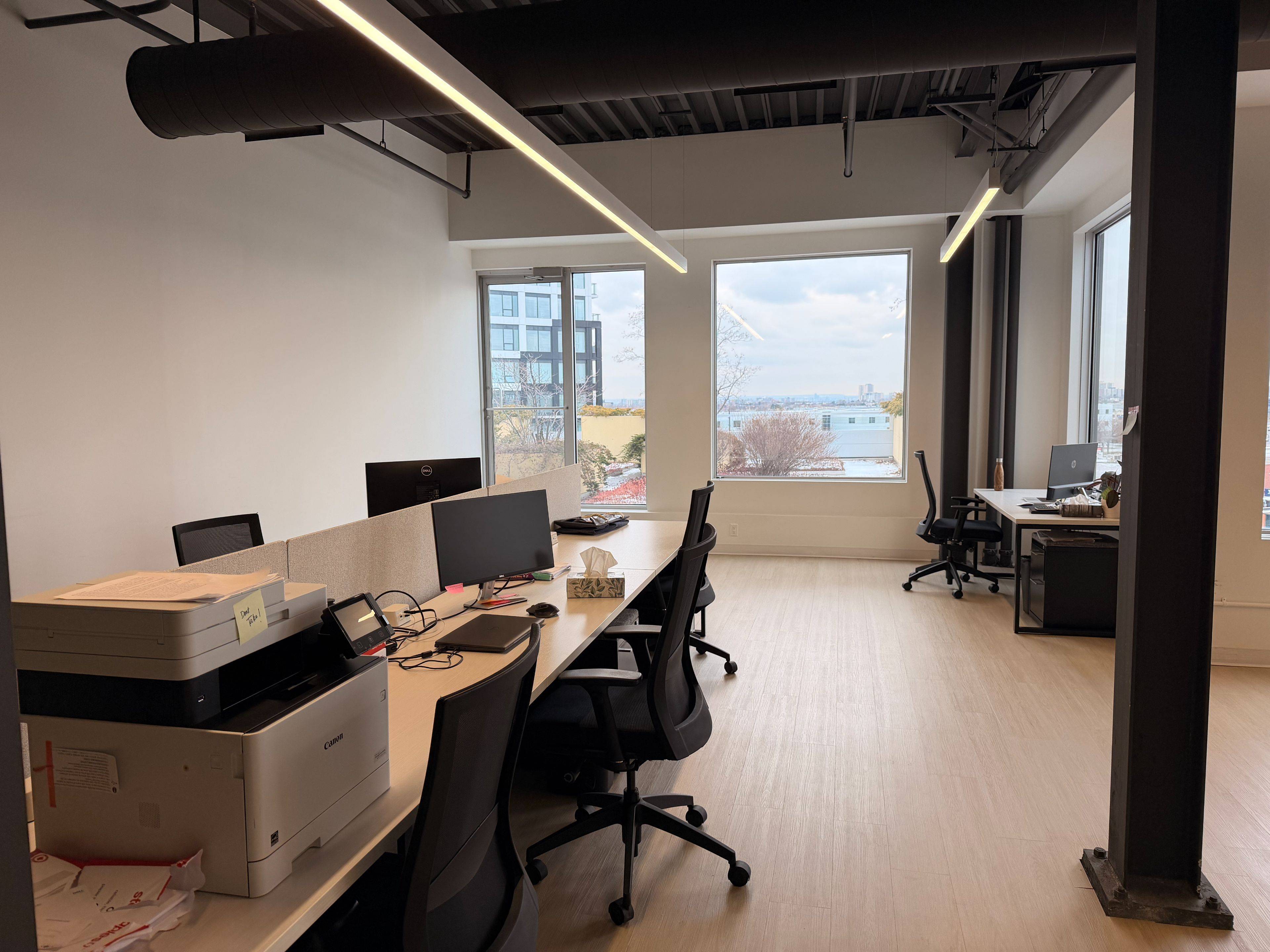 Toronto W05, ON M3J 0H1,20 De Boers DR #540