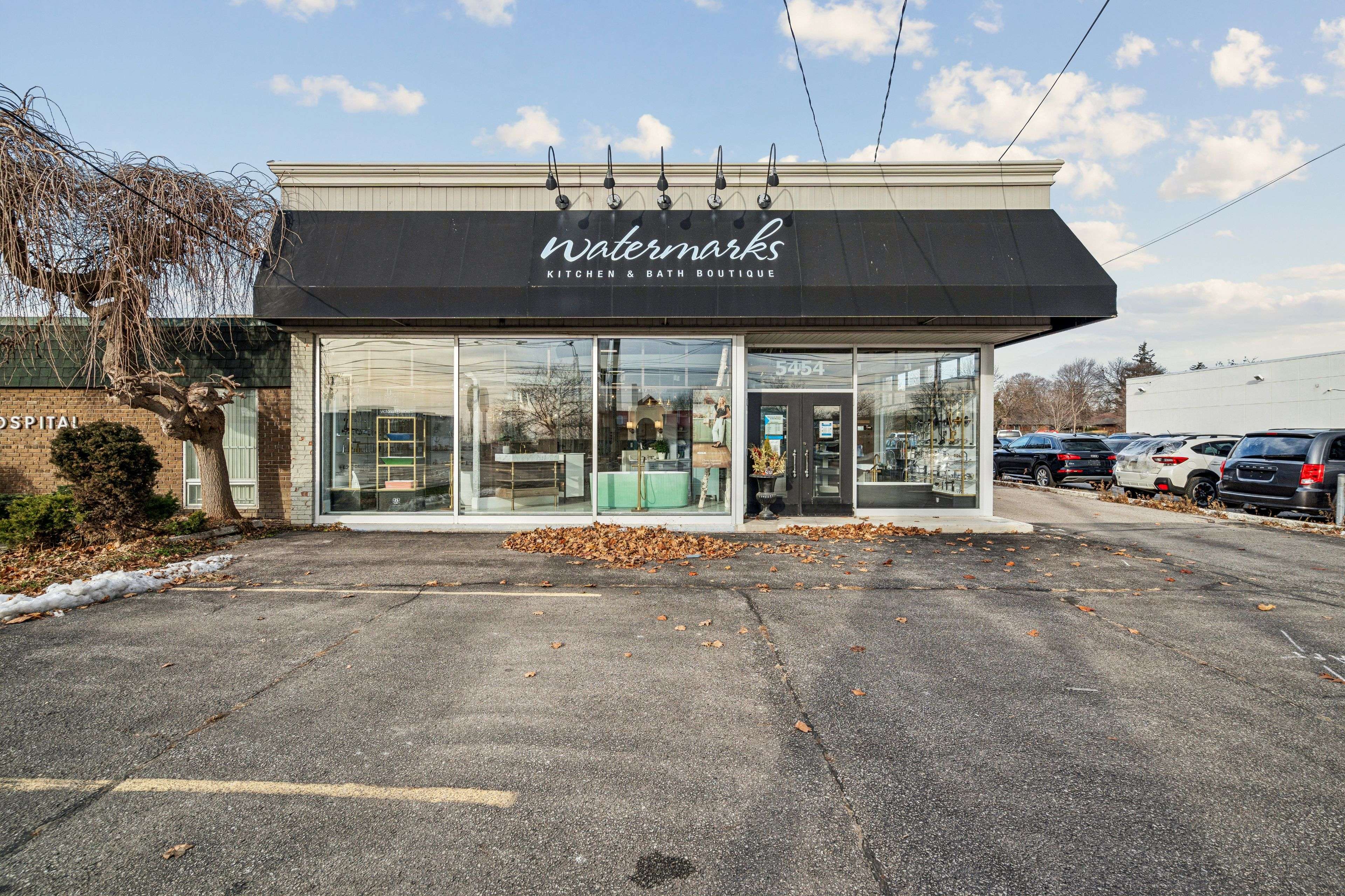 Toronto W08, ON M9B 1B4,5454 Dundas ST W