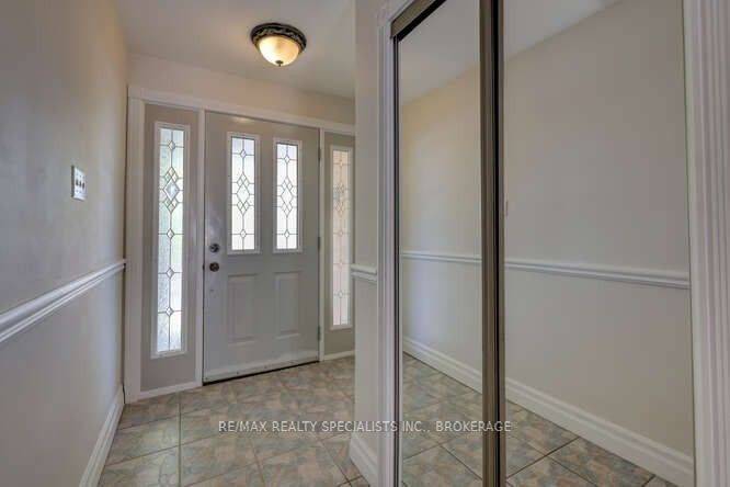 Mississauga, ON L5K 1V2,2220 Springfield CT