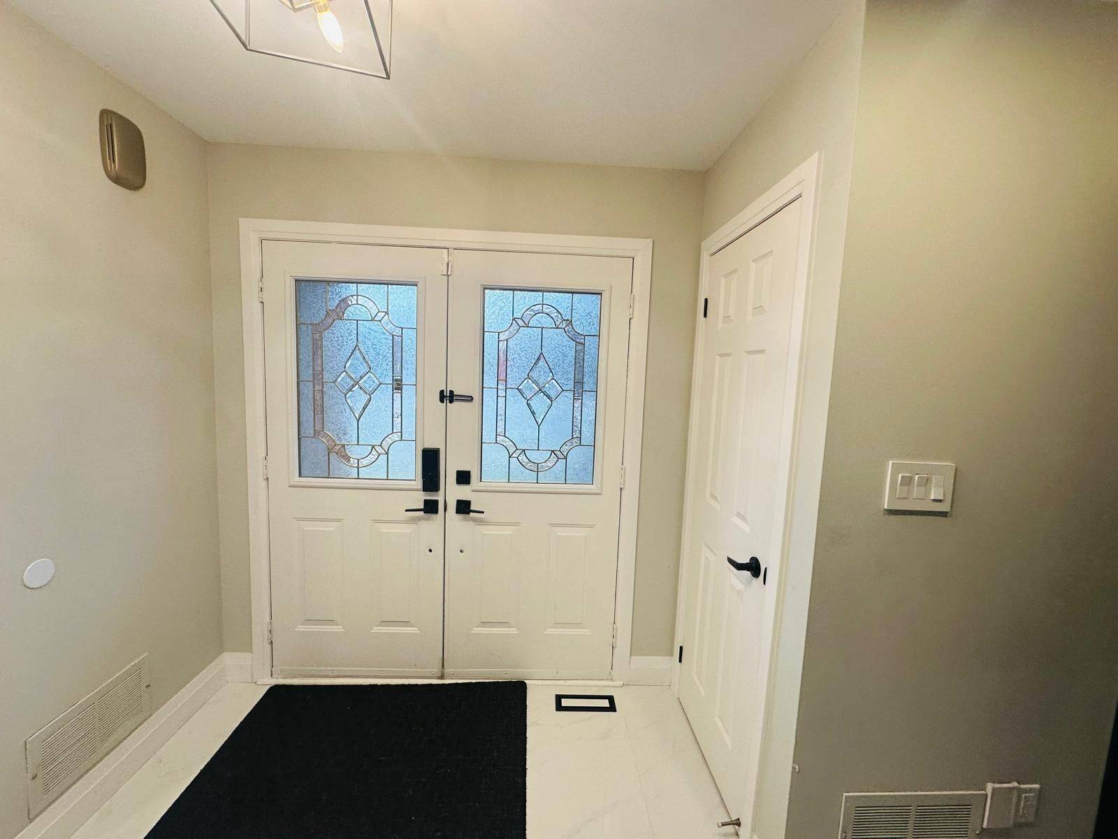 Mississauga, ON L5R 3Y2,743 Mirage PL