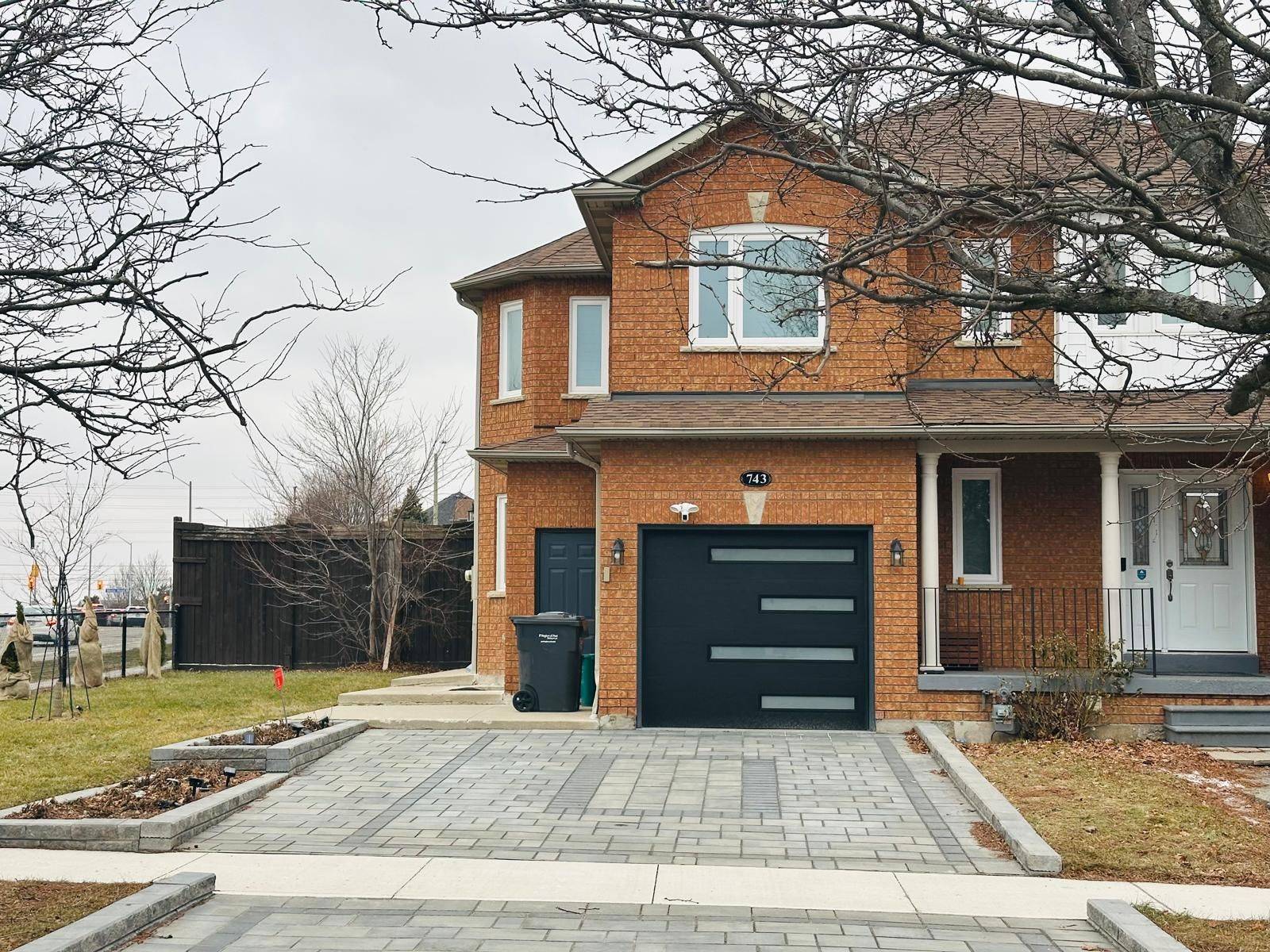 Mississauga, ON L5R 3Y2,743 Mirage PL