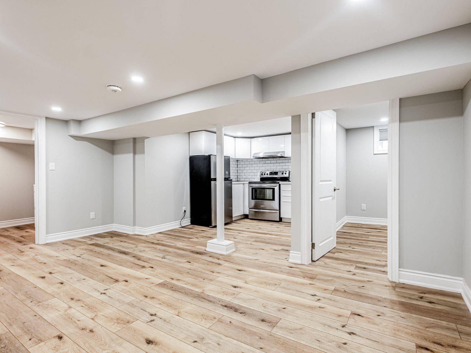 Toronto W06, ON M8V 3H4,60 Thirteenth ST #Lower