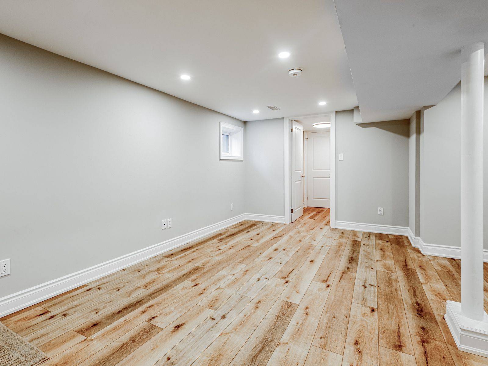 Toronto W06, ON M8V 3H4,60 Thirteenth ST #Lower