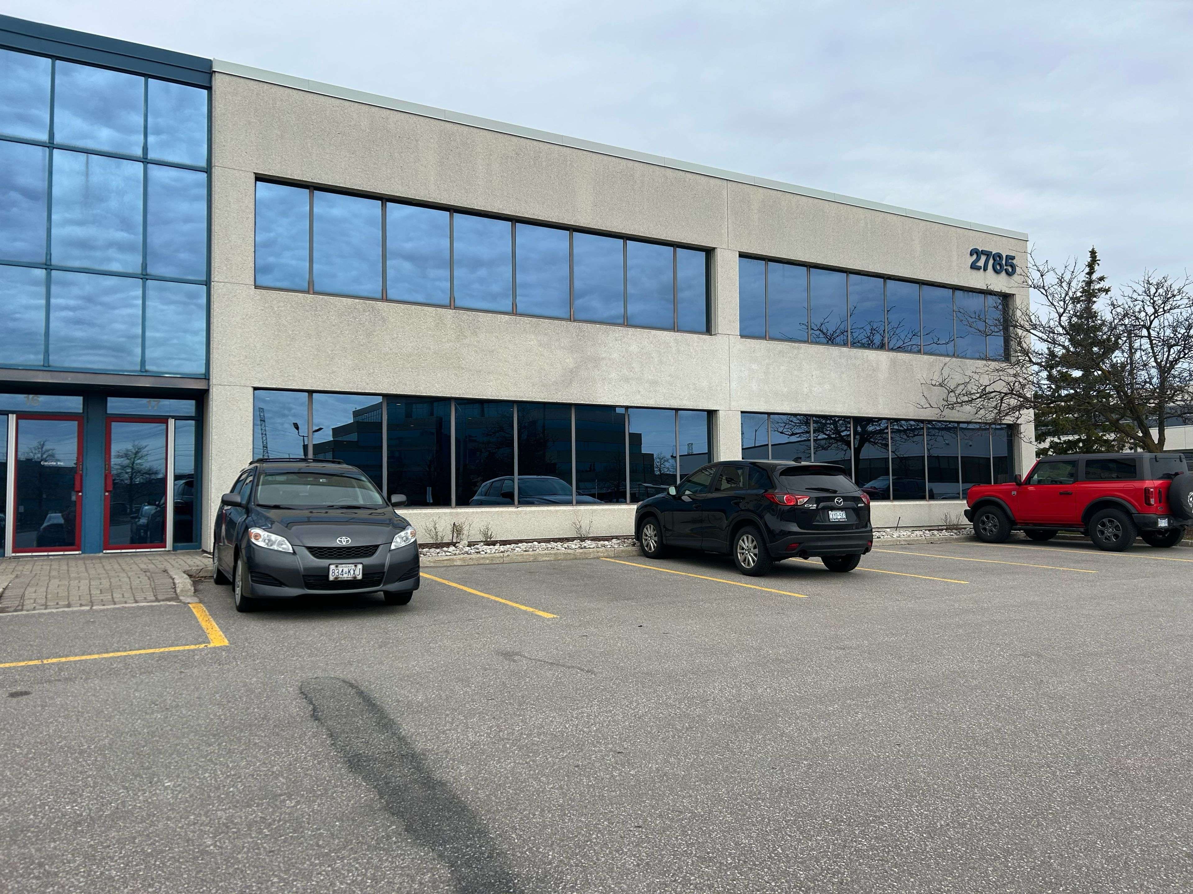 Mississauga, ON L4W 4Y3,2785 Skymark AVE #16 & 17